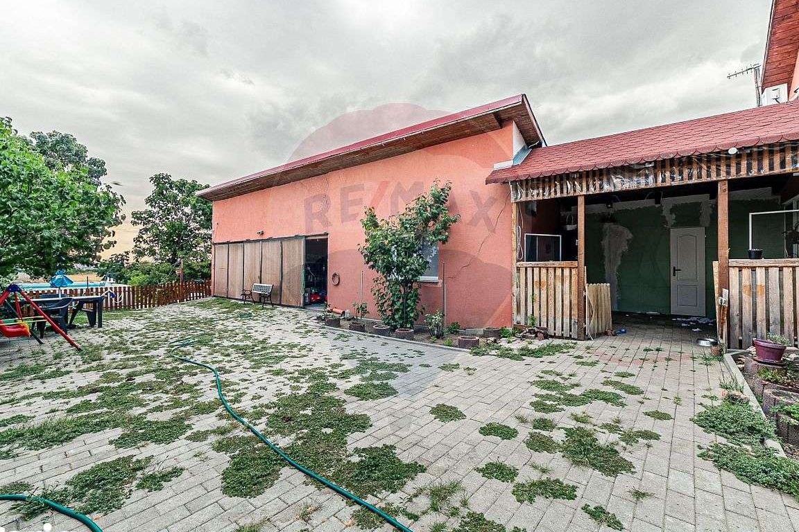 Casă / Vilă cu 7 camere de vânzare in zona Vladimirescu