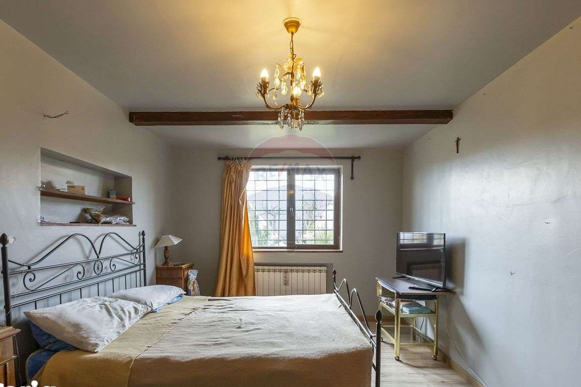 Casă / Vilă cu 7 camere de vânzare, Zapodia, Bacău