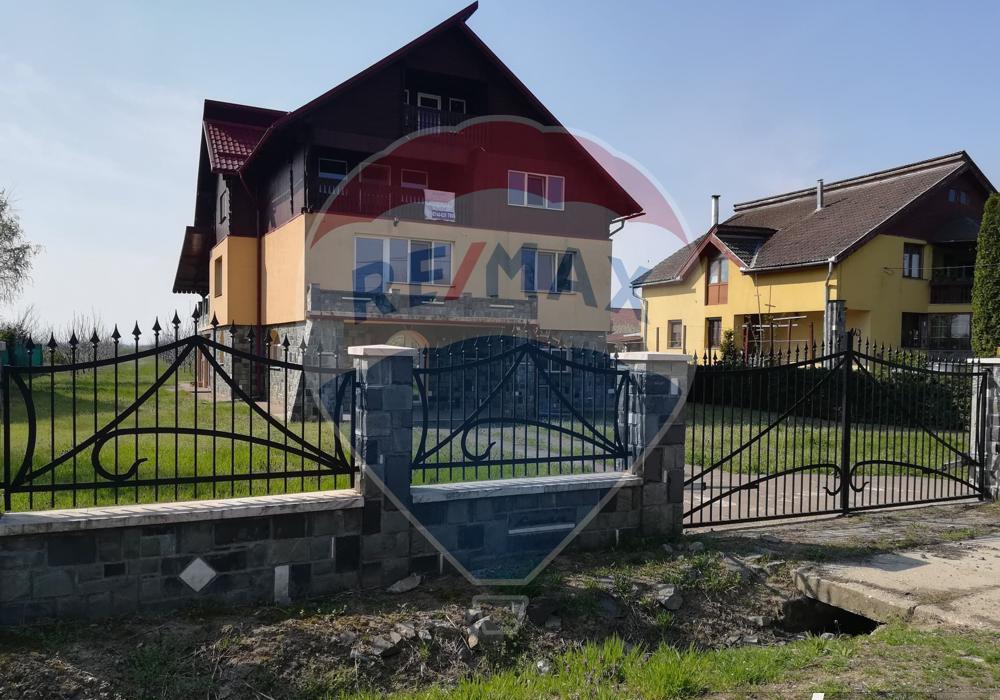 Casă / Vilă cu 9 camere