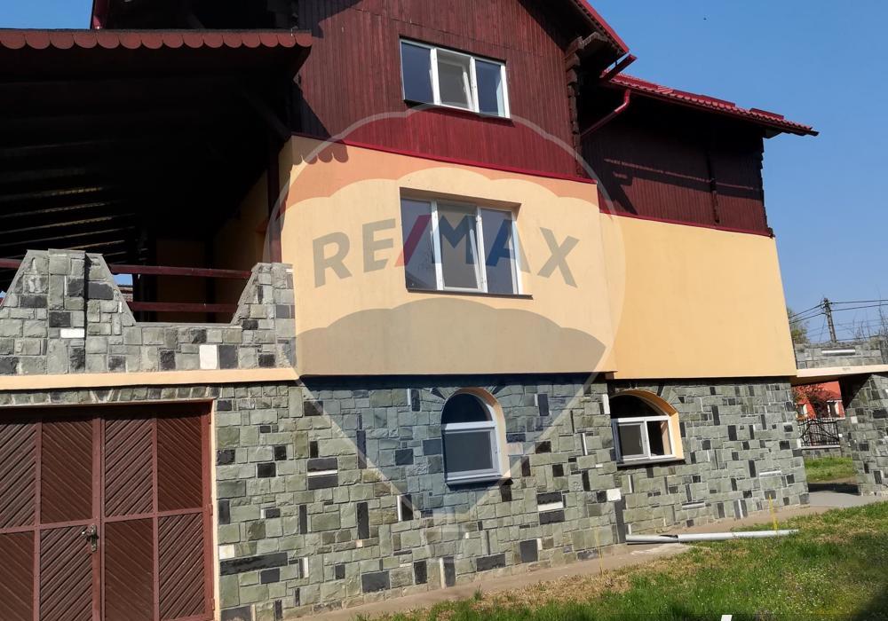 Casă / Vilă cu 9 camere