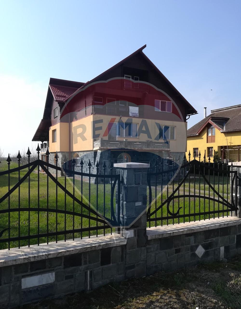 Casă / Vilă cu 9 camere