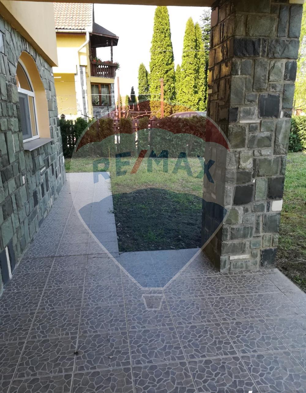 Casă / Vilă cu 9 camere