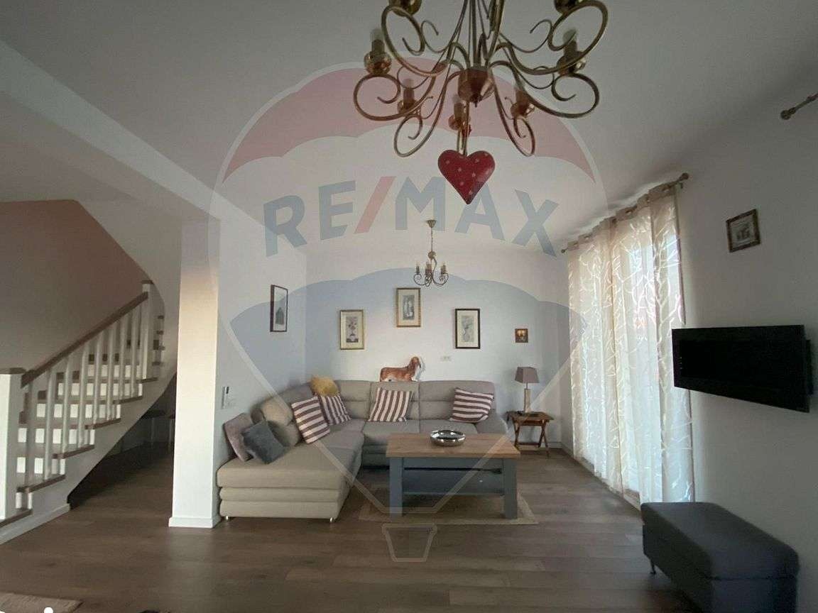 Casă / Vilă de inchiriat cu 4 camere in Otopeni