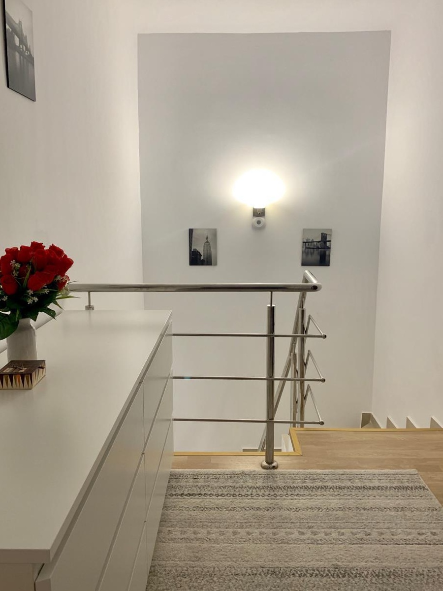 casa vila duplex drumul taberei metrou valea ialomitei