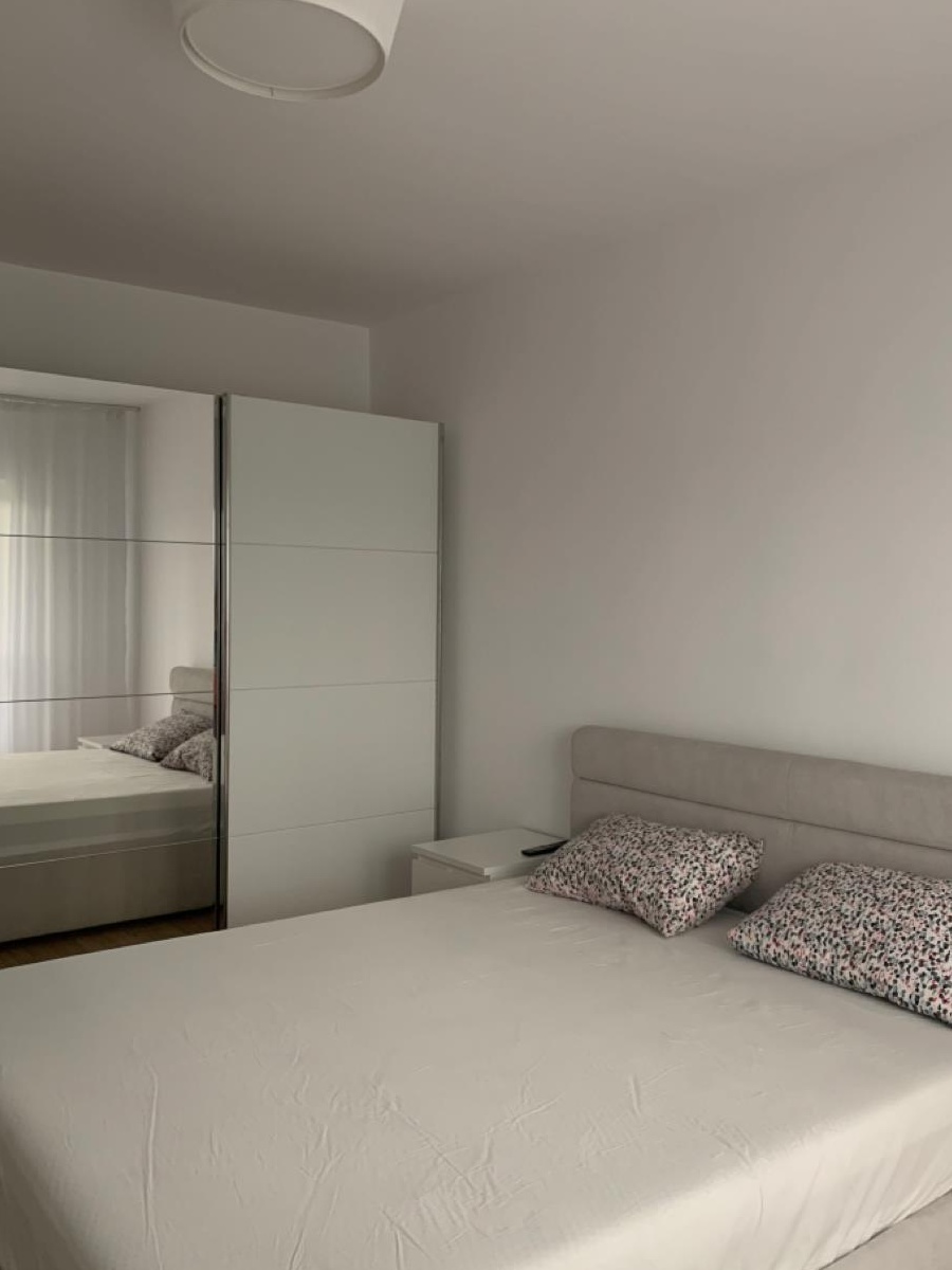 casa vila duplex drumul taberei metrou valea ialomitei