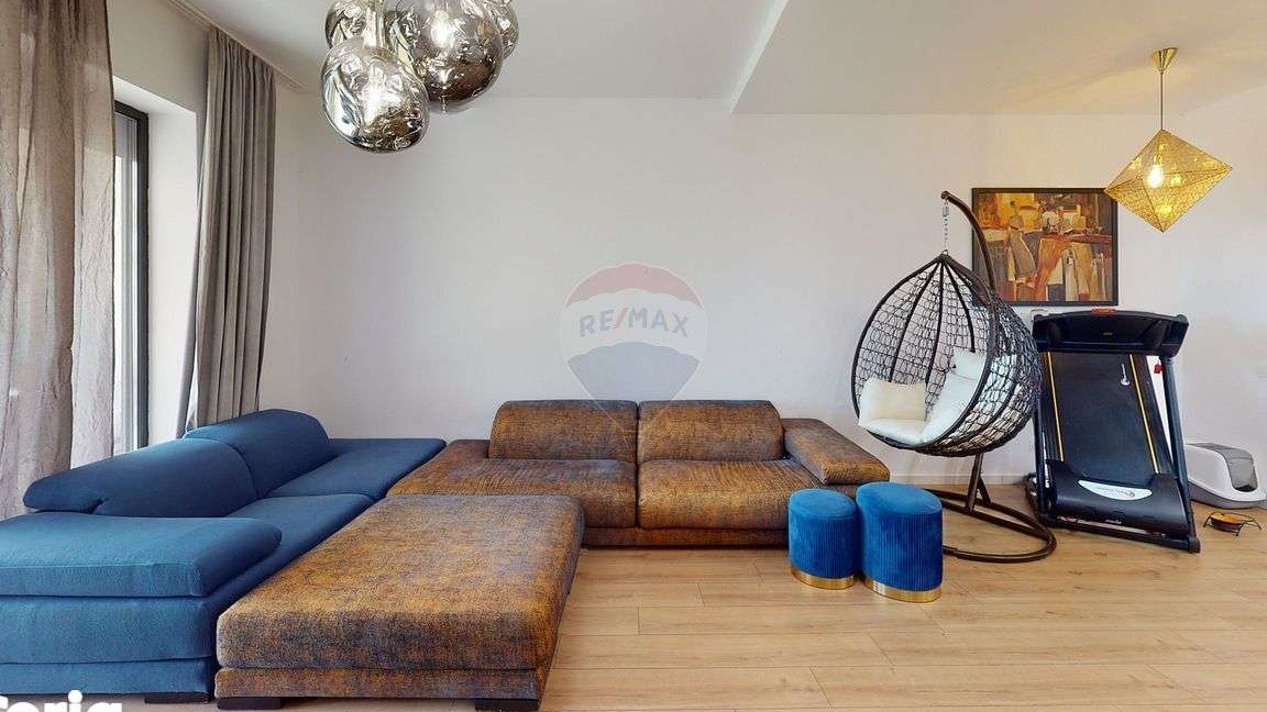 Casă / Vilă P+1+M Pipera | Parcare