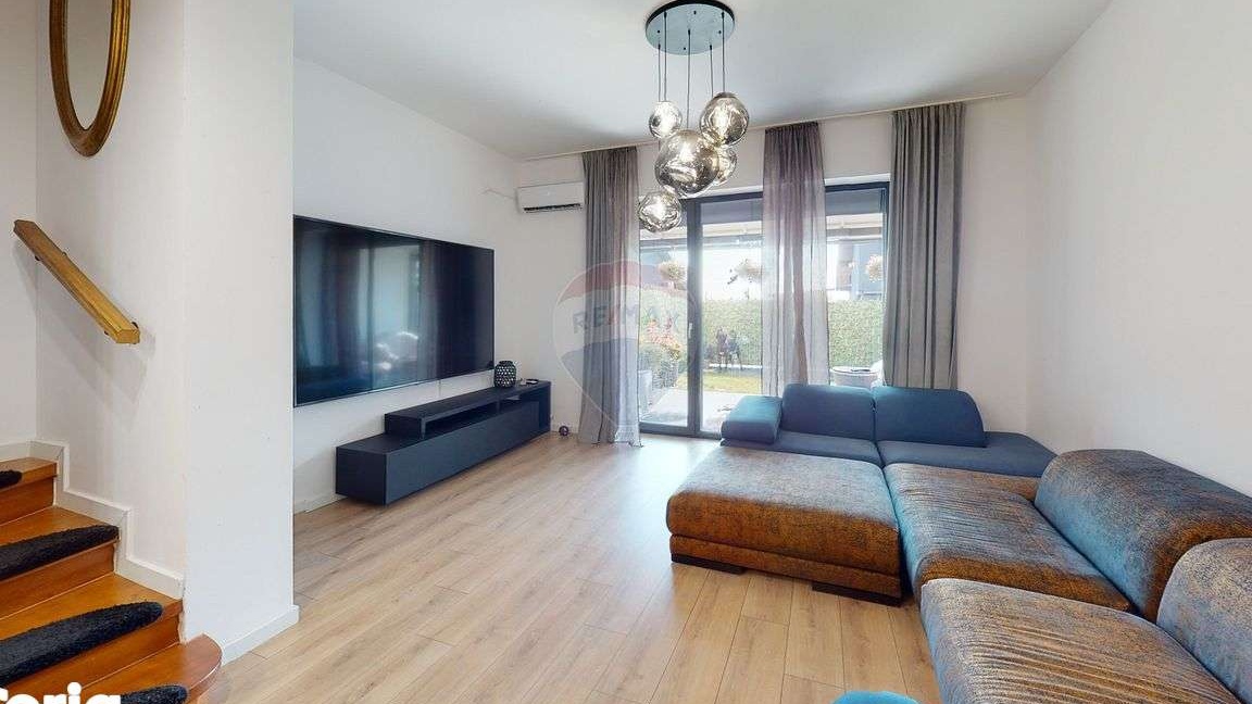 Casă / Vilă P+1+M Pipera | Parcare