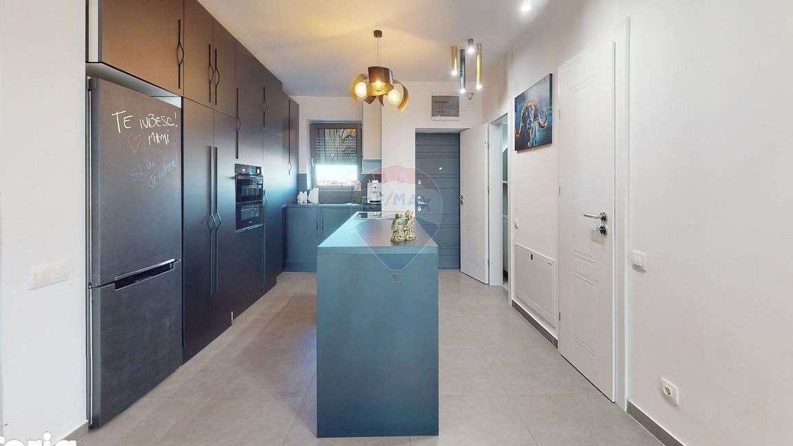 Casă / Vilă P+1+M Pipera | Parcare