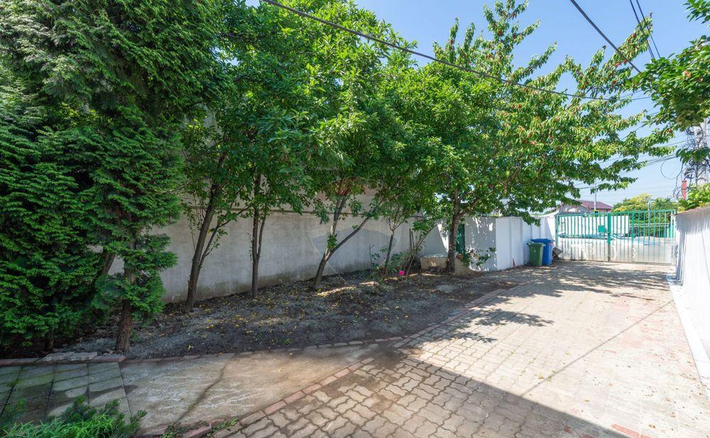 Casa/Vila 6 camere de vanzare, Spatiu comercial parter, garaj, curte