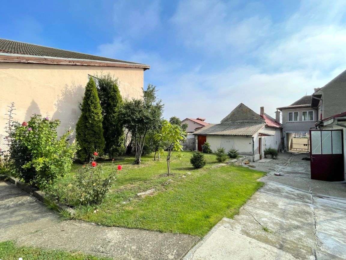 Casa/Vila aerisita și boema, cu 3 camere, mun. Codlea!