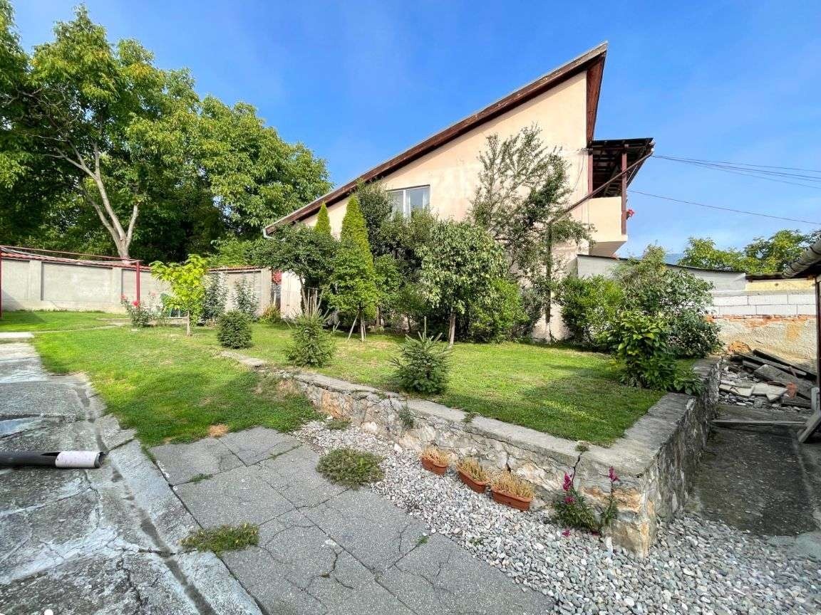 Casa/Vila aerisita și boema, cu 3 camere, mun. Codlea!