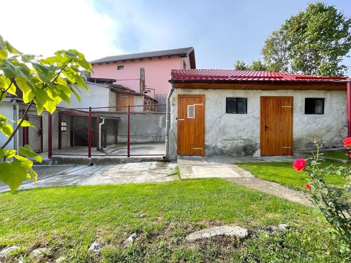 Casa/Vila aerisita și boema, cu 3 camere, mun. Codlea!