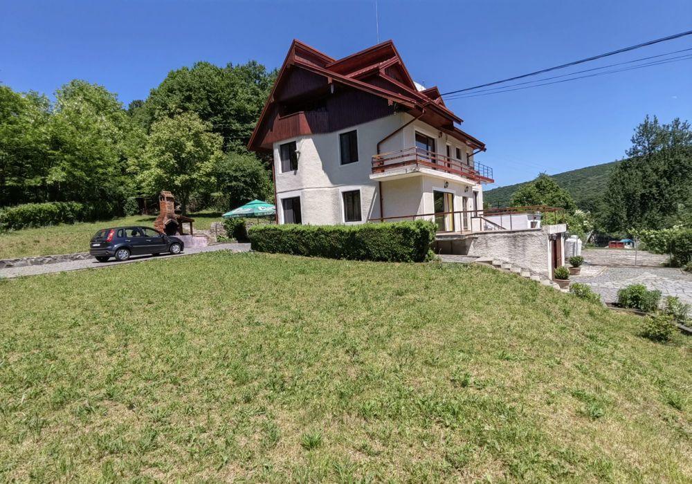 Casa/Vilă  aproape de pădure Vâlcele + 1235 m² teren 169.000 EURO