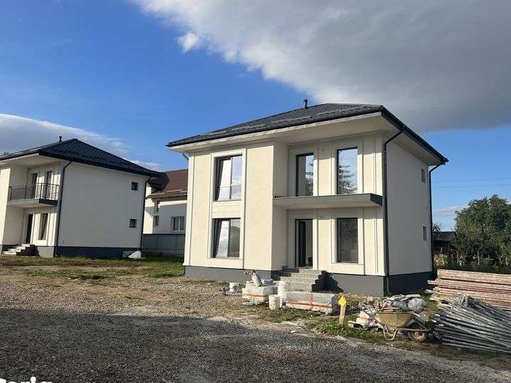 Case de vânzare in lisaura ipotesti