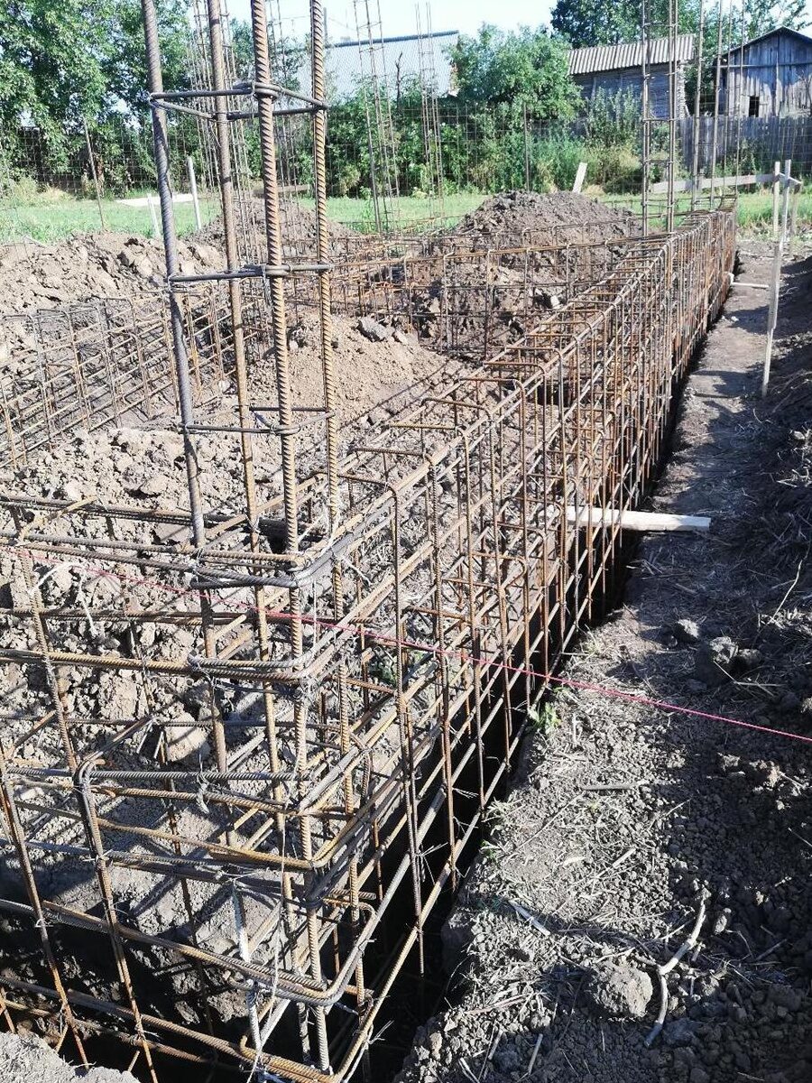 CASE NOI 109 mp la CHEIE, SĂRATA 6 km BACĂU 95000 Euro Negociabil