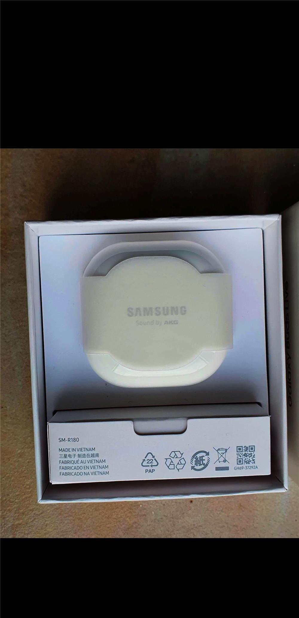 Casti bluetooth Samsung Galaxy Buds Live, Mystic White