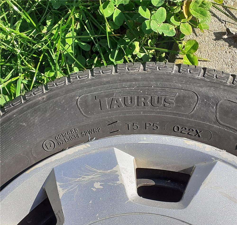 Cauciucuri cu jante