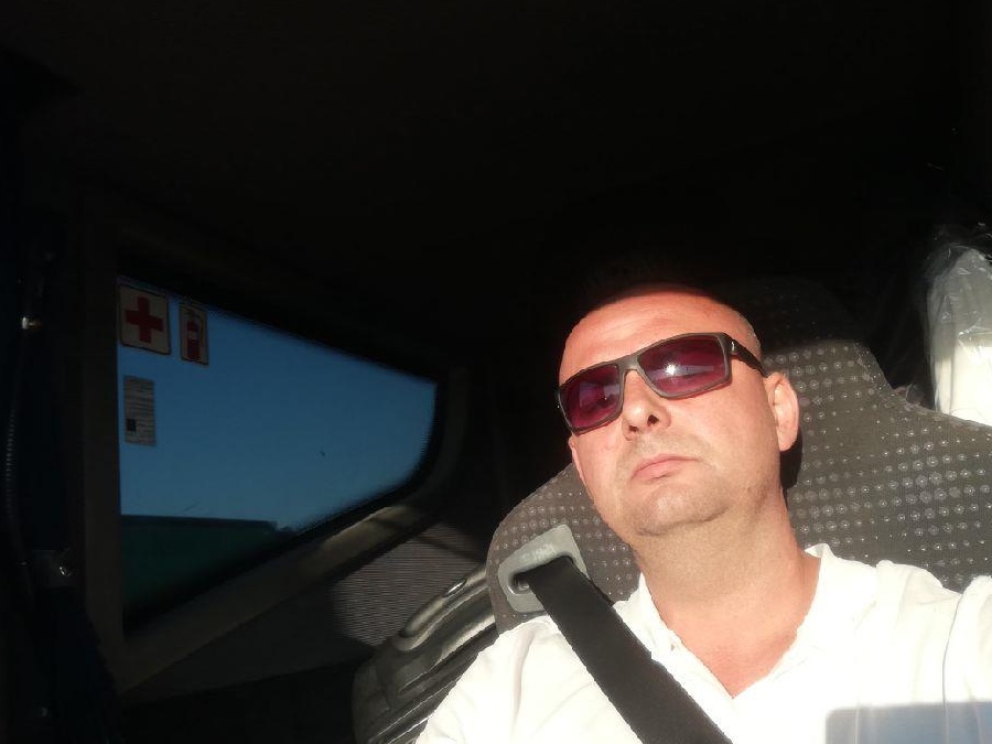 Caut de munca sofer transport persoane