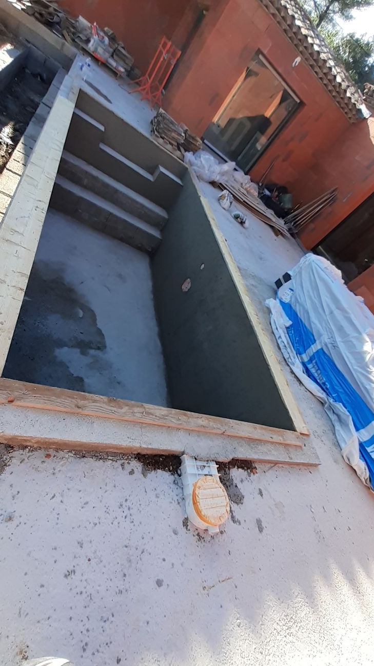 Caut muncitori in conctructi