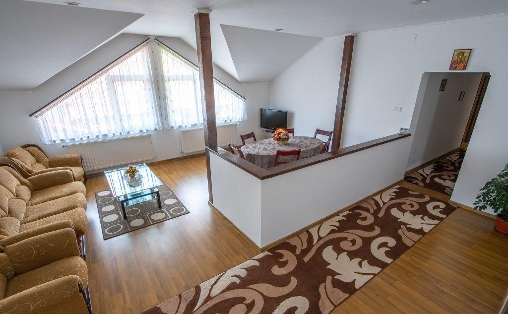 Cazare brasov,regim hotelier, 3 camere la casa ,150mp,Sacele,central