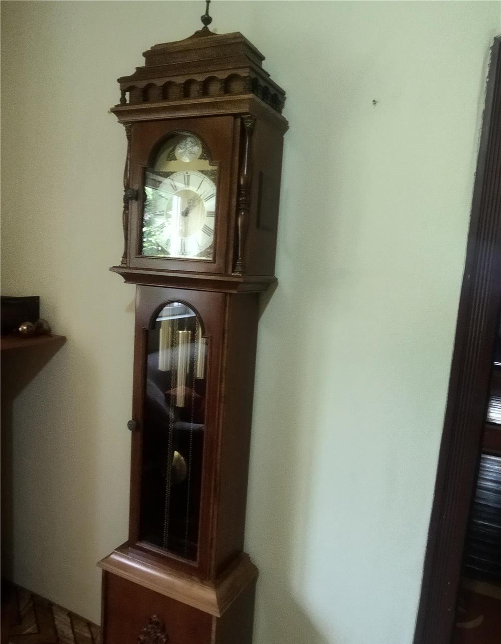 Ceas de podea cu pendul