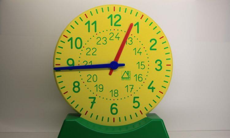 Ceas demonstrativ (diametrul 27 cm)