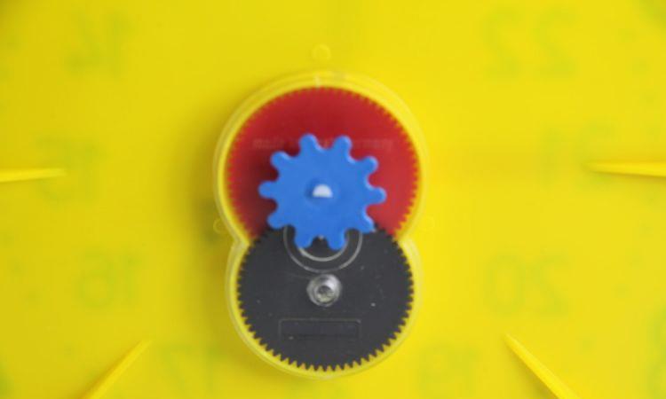 Ceas demonstrativ (diametrul 27 cm)