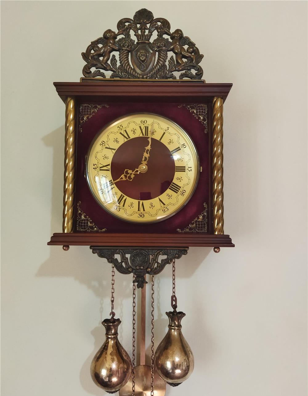 Ceas perete cu pendul