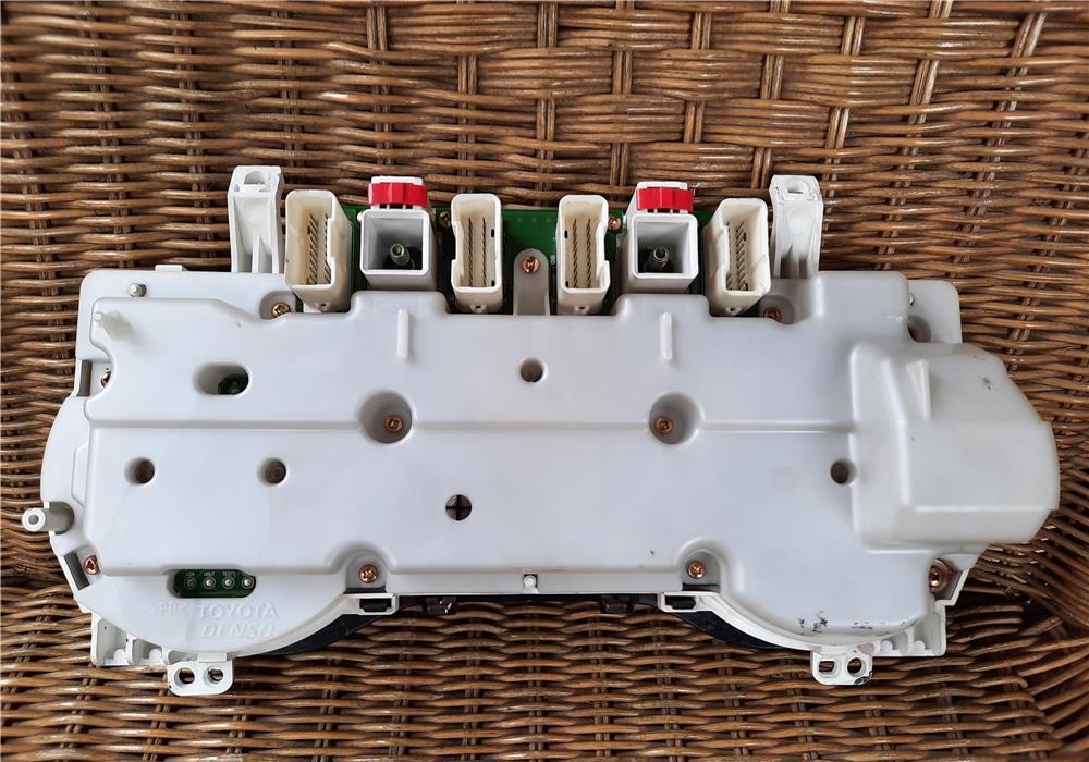 Ceasuri bord Toyota Rav4