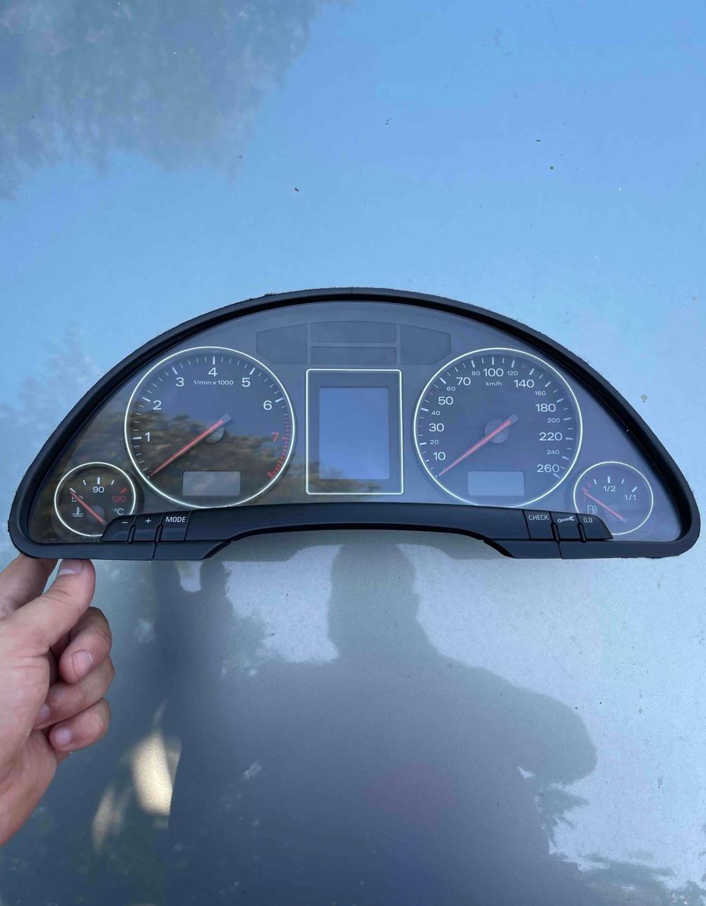 Ceasuri de bord Audi A4(2002)