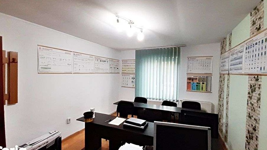 Central, spatiu birouri 30mp, 350 euro