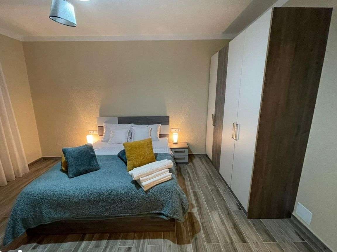 Central ,zona Facultății de Drept -casă cochetă