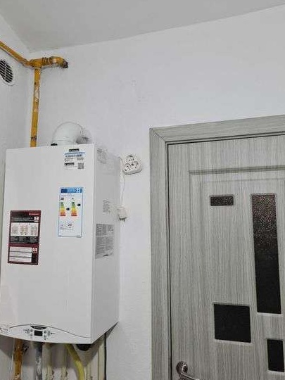 Centrala gaz  Complex   35 mp parter liber  300 euro