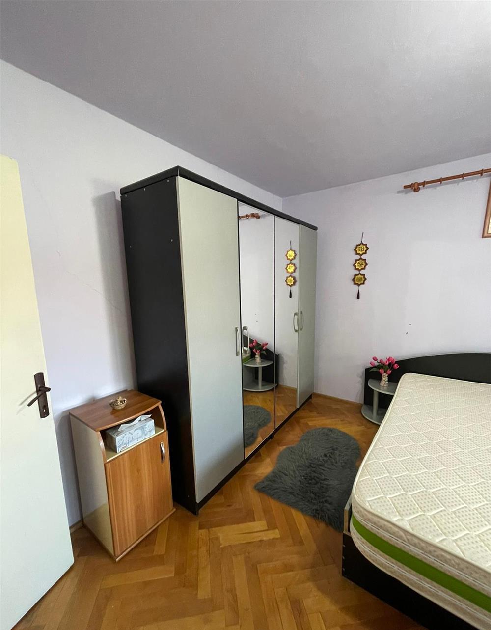 Centrala proprie, decomandat, acoperis