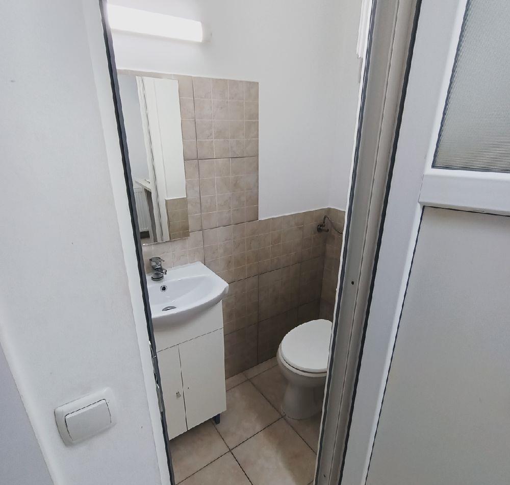 CHIAR IN COMPLEXUL STUDENTESC SAU IN  ZONA SAGULUI-STEAUA-LIBERE ACUM-120 E