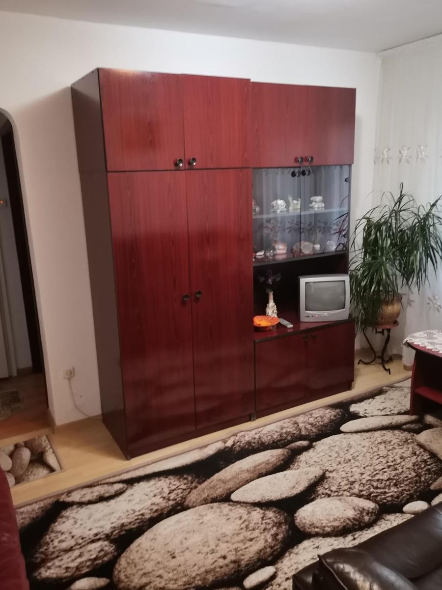 Chirie apartament 4 camere Zona manastur