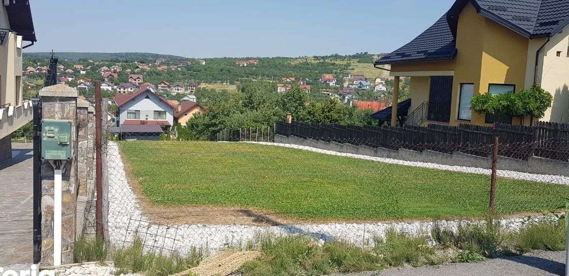 Chirie Teren 12 ari pe strada Crângului -drum asfaltat 1000lei/luna