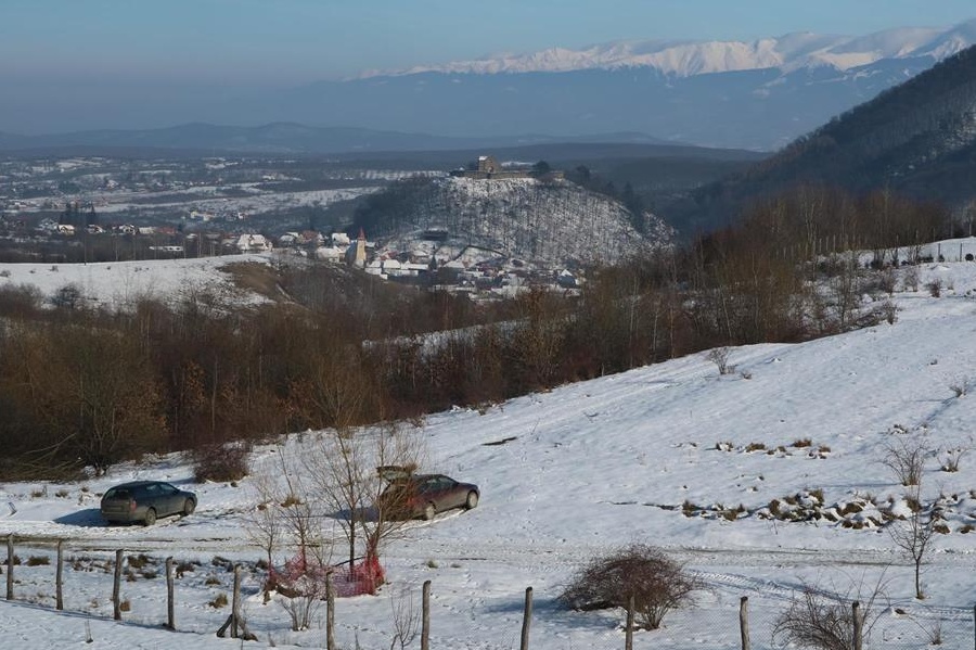Cisnadioara - teren intravilan cu priveliste superba spre M-tii Fagaras/Cindrel/ Cetatea Michelsberg