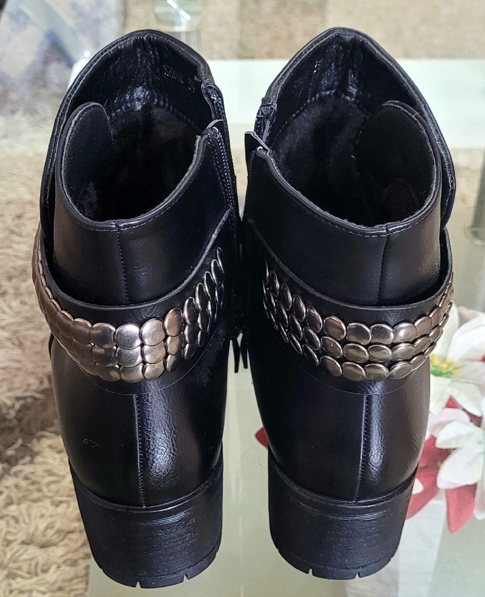 Cizme  / Botine nr 39