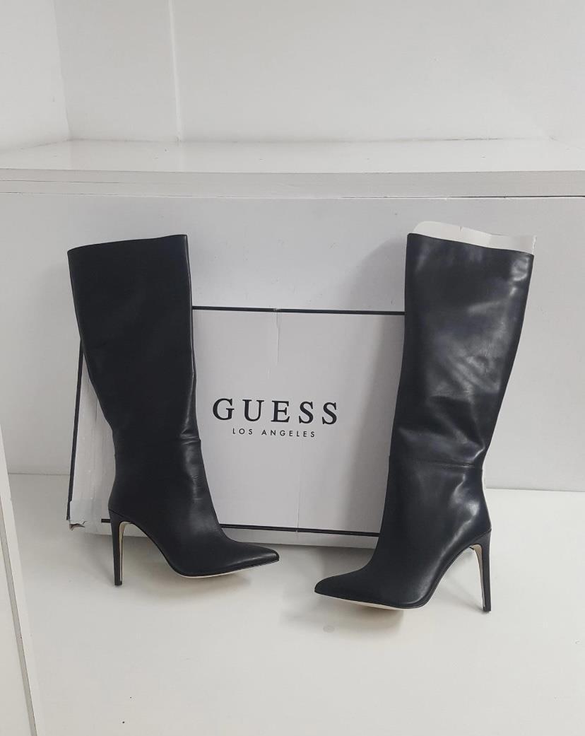 CIZME GUESS.  Noi,  in cutie, diverse mărimi.