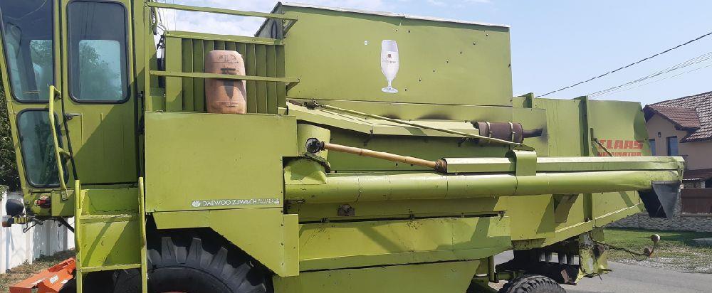 Claas combina agricola