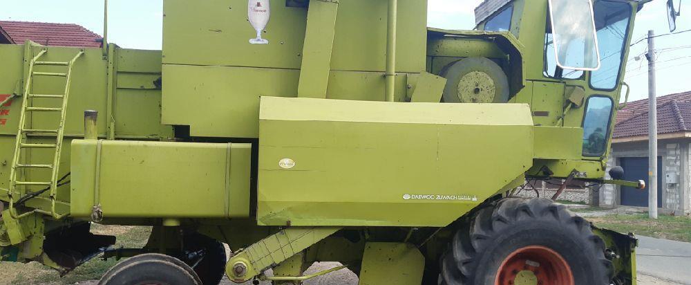 Claas combina agricola