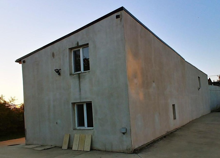 Clădire birouri+magazin cu depozit, teren 3000mp