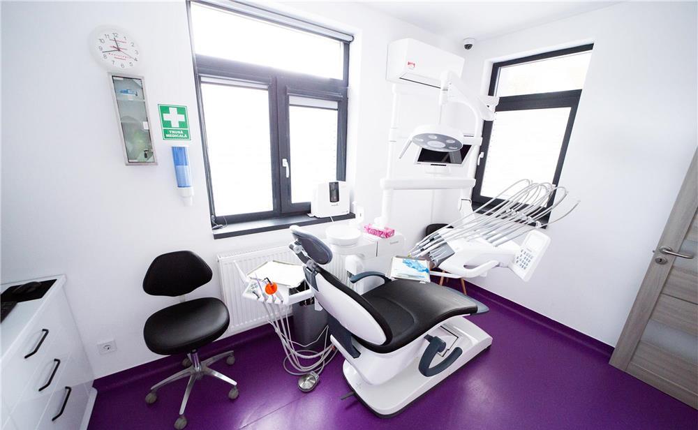 Clinica dentara din Ploiesti, angajeaza medic stomatolog