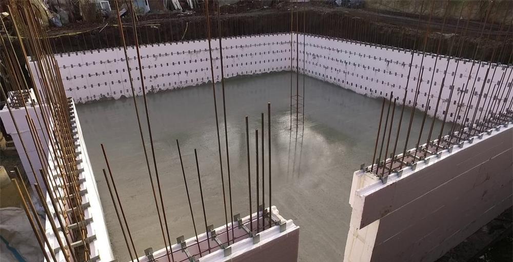 Cofraje nedemontabile cu izolare termica pentru constructii, pretul de la producator.