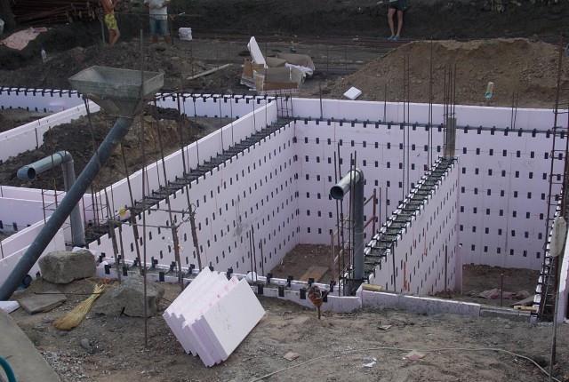 Cofraje nedemontabile cu izolare termica pentru constructii, pretul de la producator.