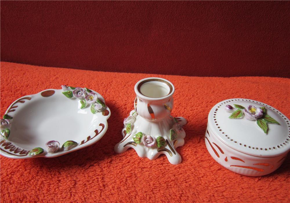 colectie Fena-3 piese portelan fin -flori 3D si detalii aur-cadou inedit