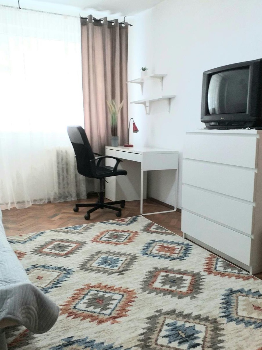 Colentina colt cu D-na Ghica, decomandat