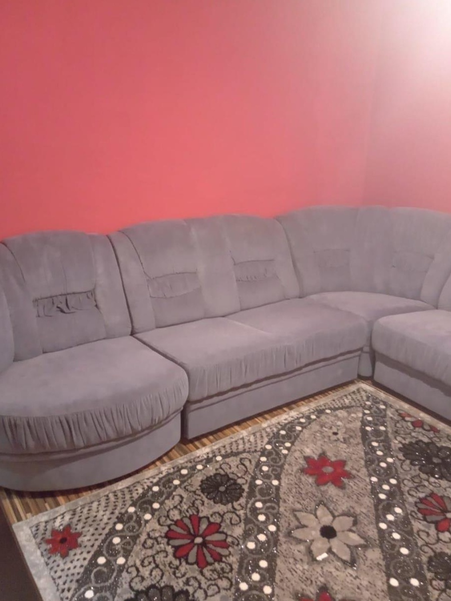 Colțar extensibil cu lada de depozitare