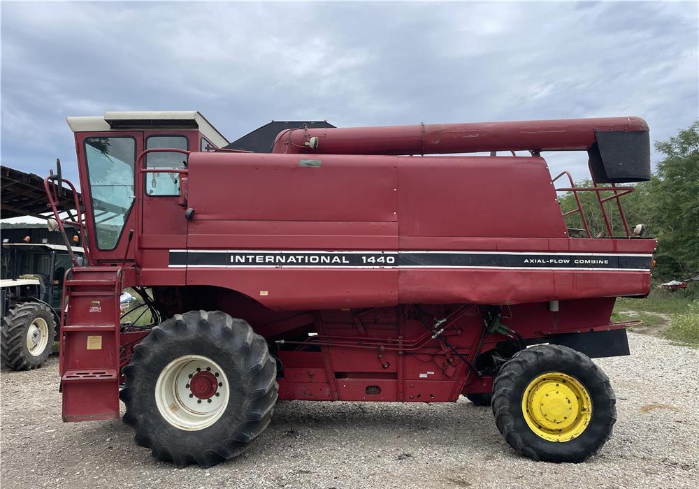 Combina Case 1440 4x4